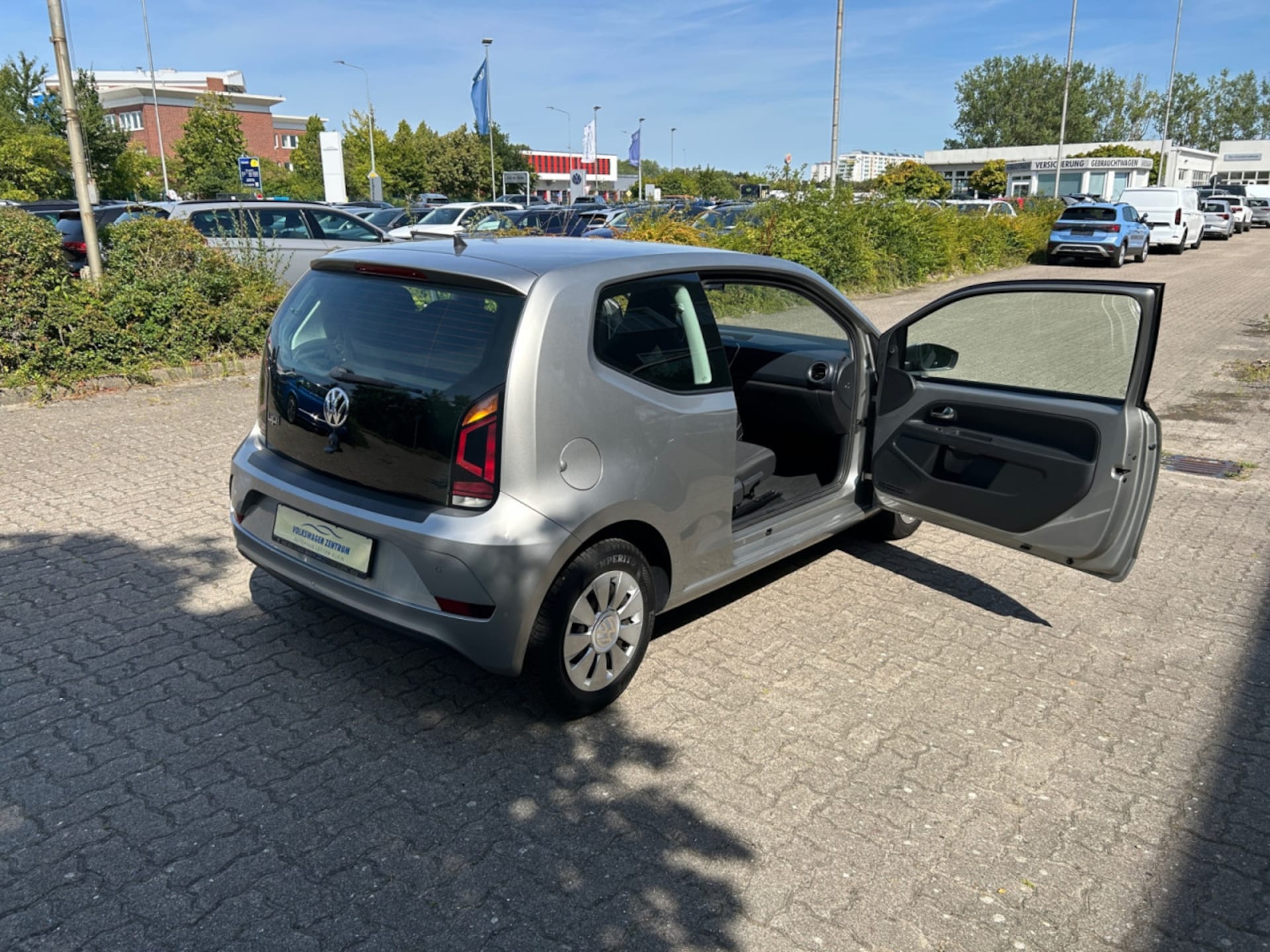 Volkswagen up! move up!