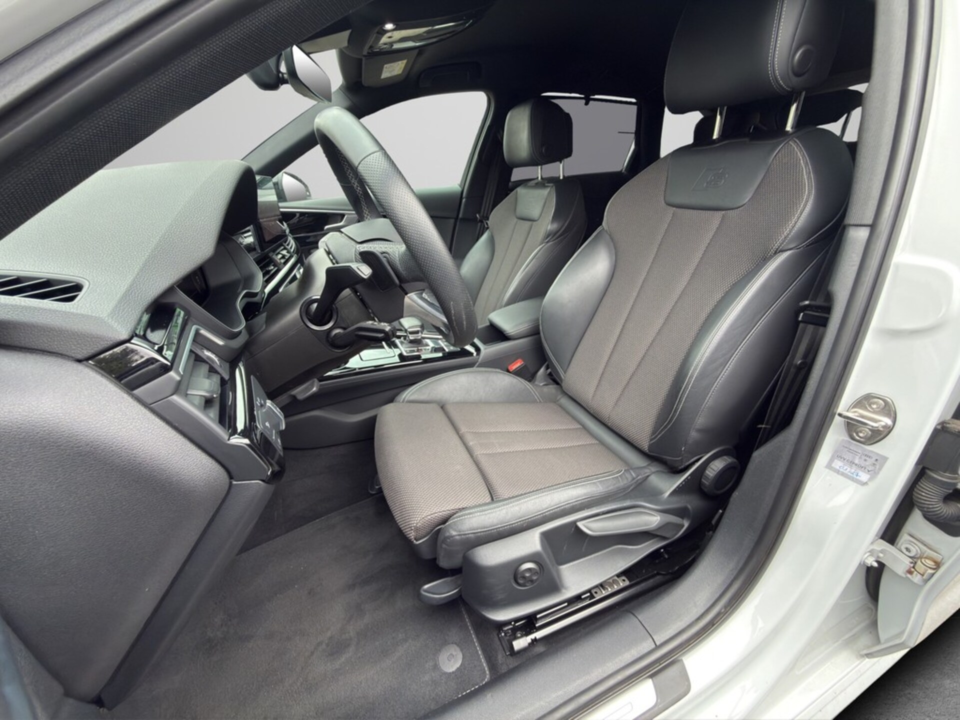 Audi A4 Avant S line
