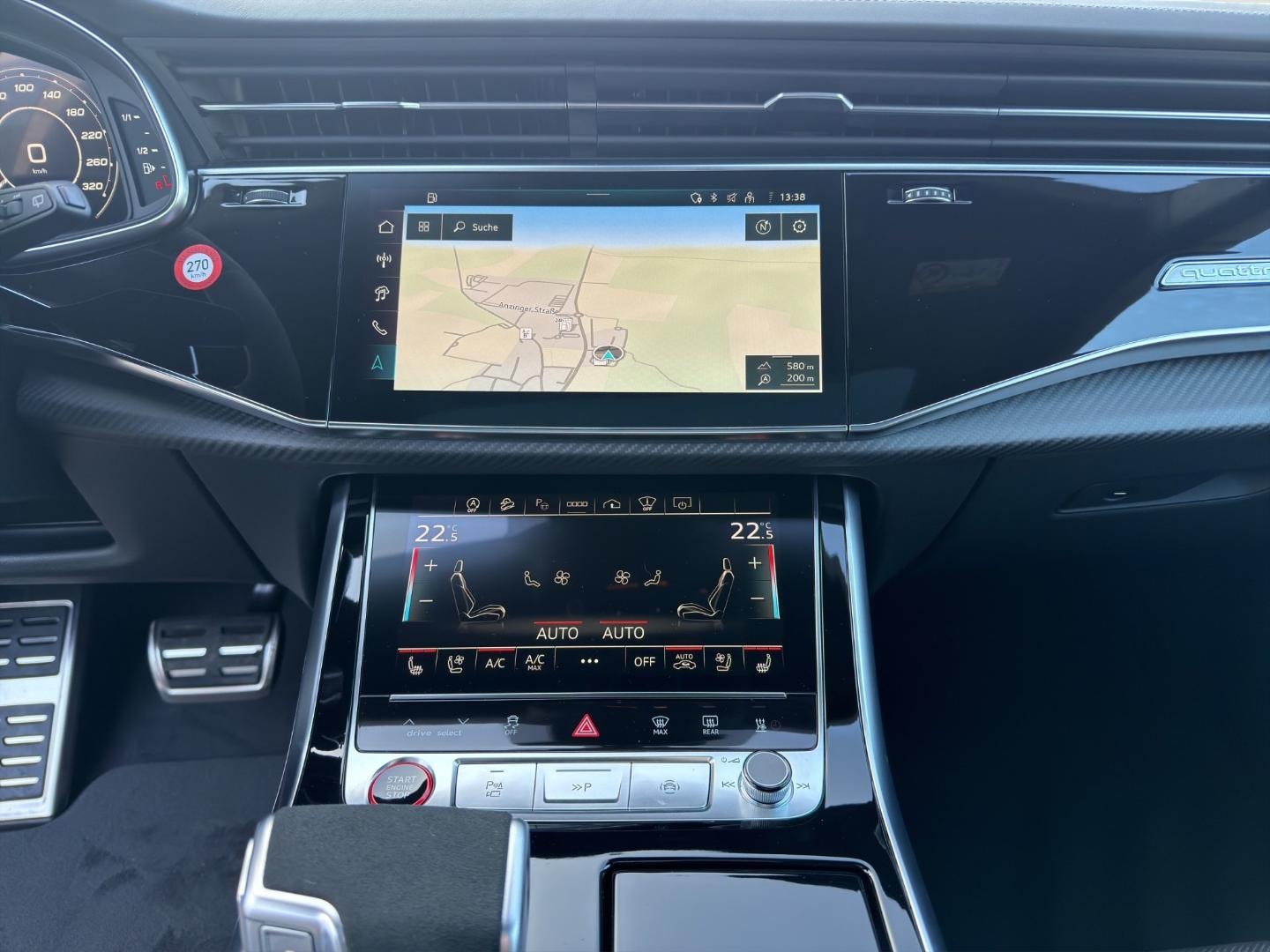 Bild über Audi RS Q8 SUV TFSI quattro 471 kW tiptronic - für weitere Informationen kontaktieren Sie den Audi Partner