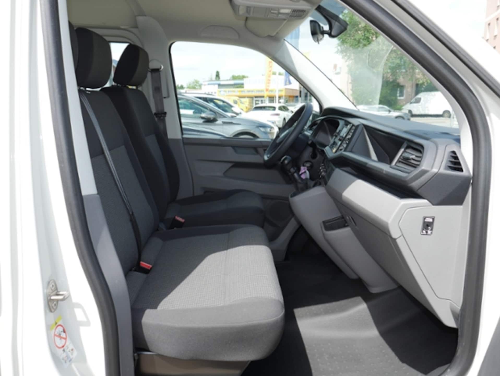 Volkswagen T6.1 Transporter Kombi langer Radstand