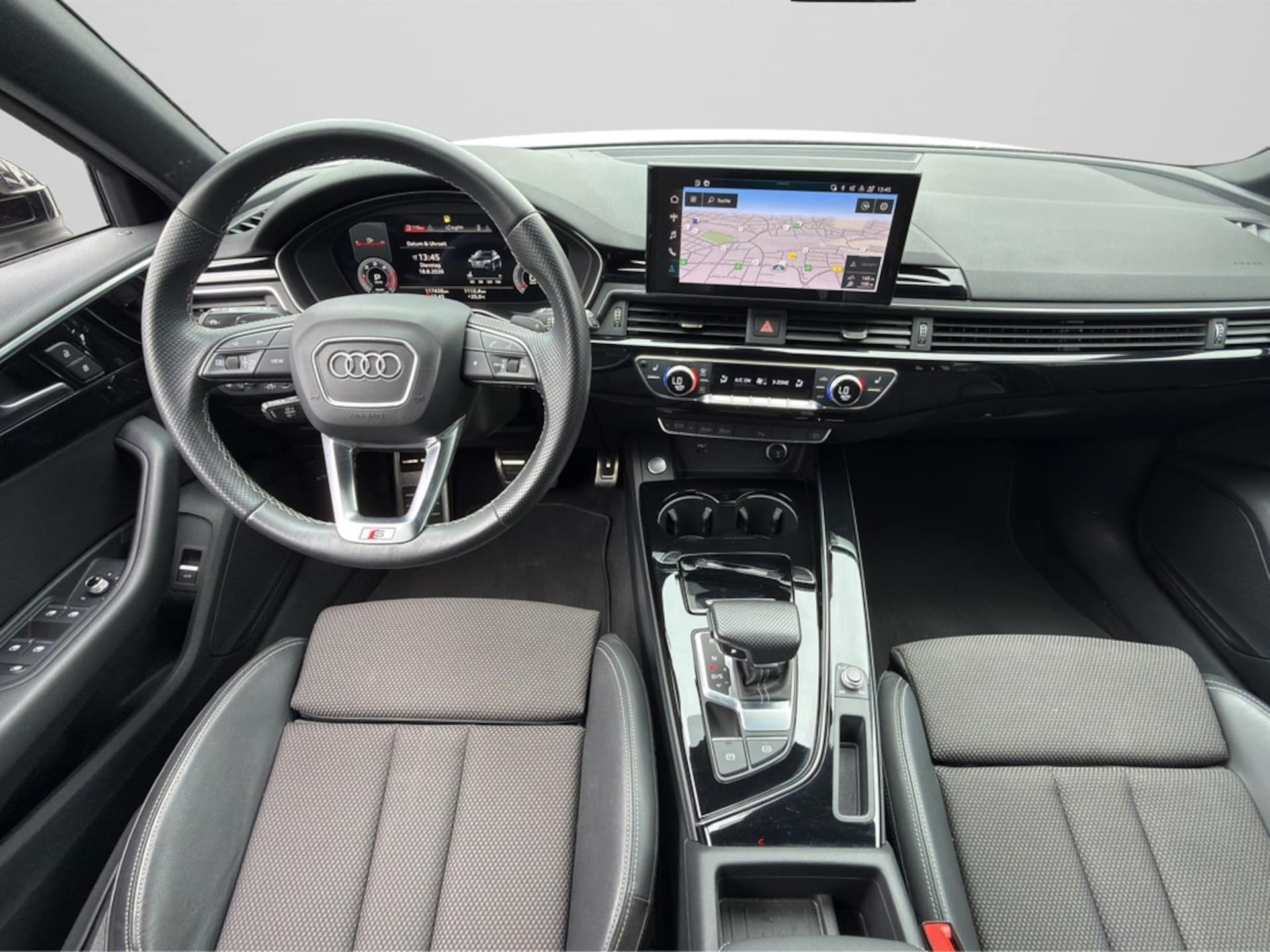 Audi A4 Avant S line