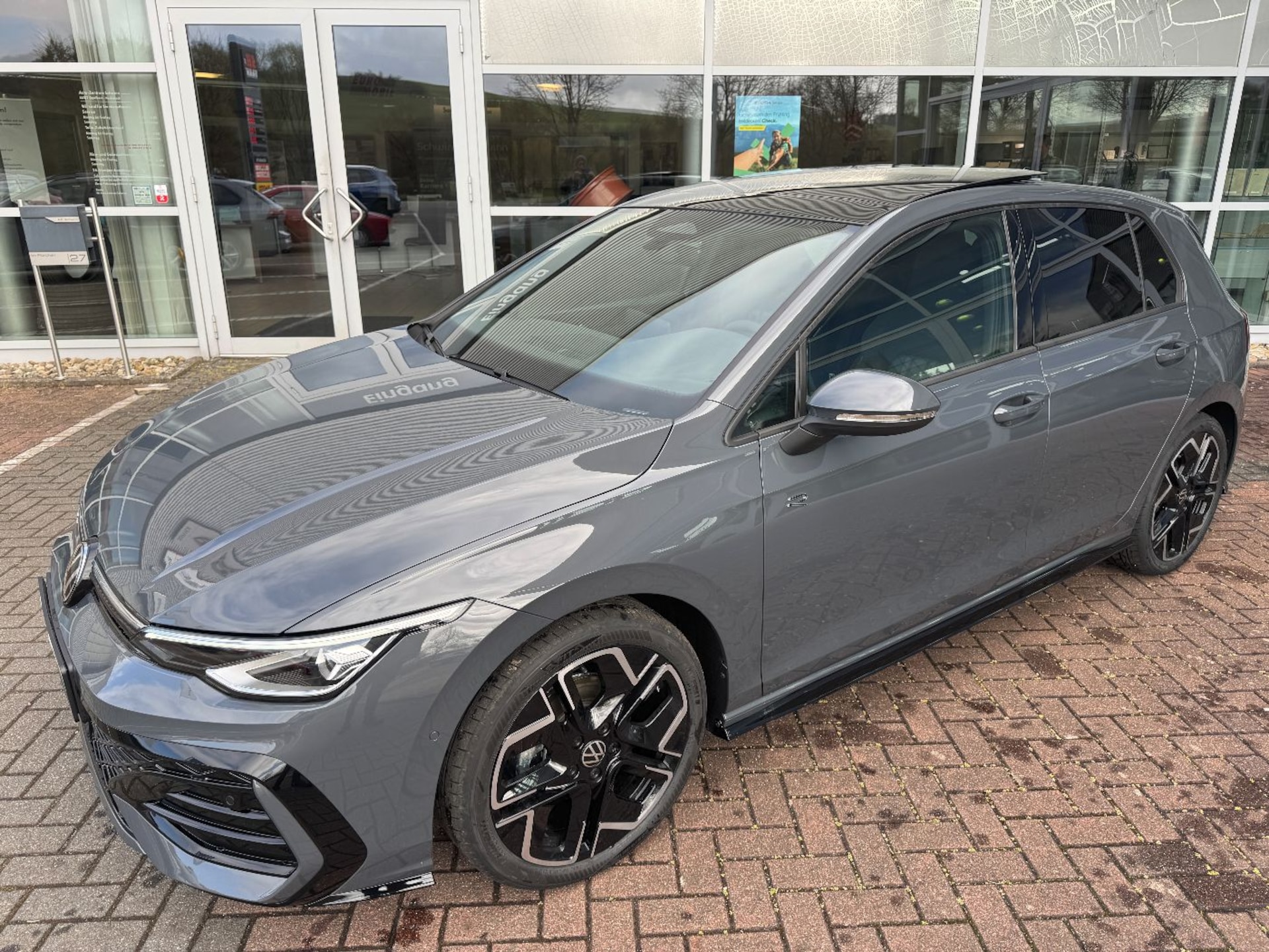 Volkswagen Golf R-Line