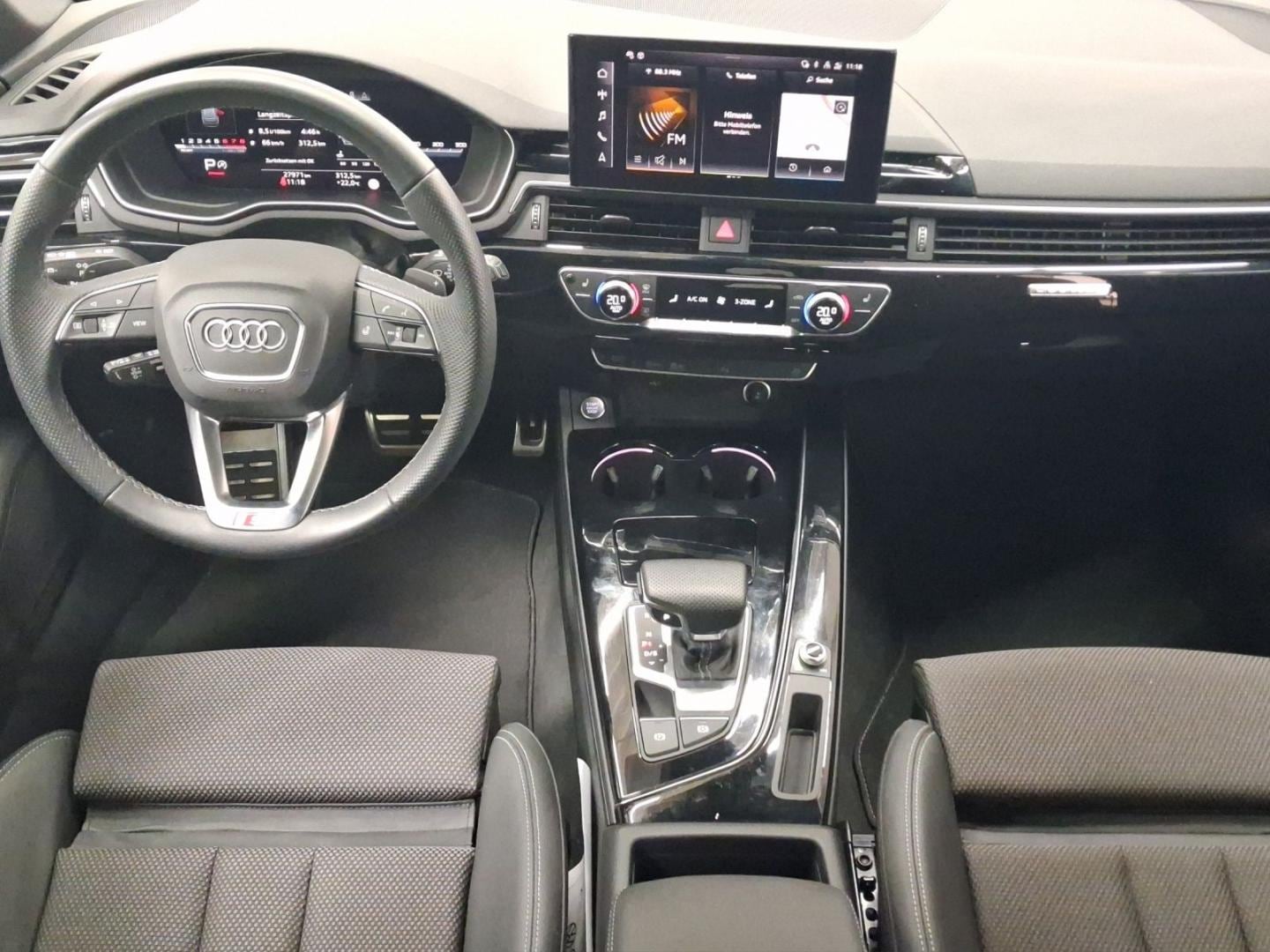 Bild über Audi A4 Avant S line 40 TFSI quattro S tronic - für weitere Informationen kontaktieren Sie den Audi Partner