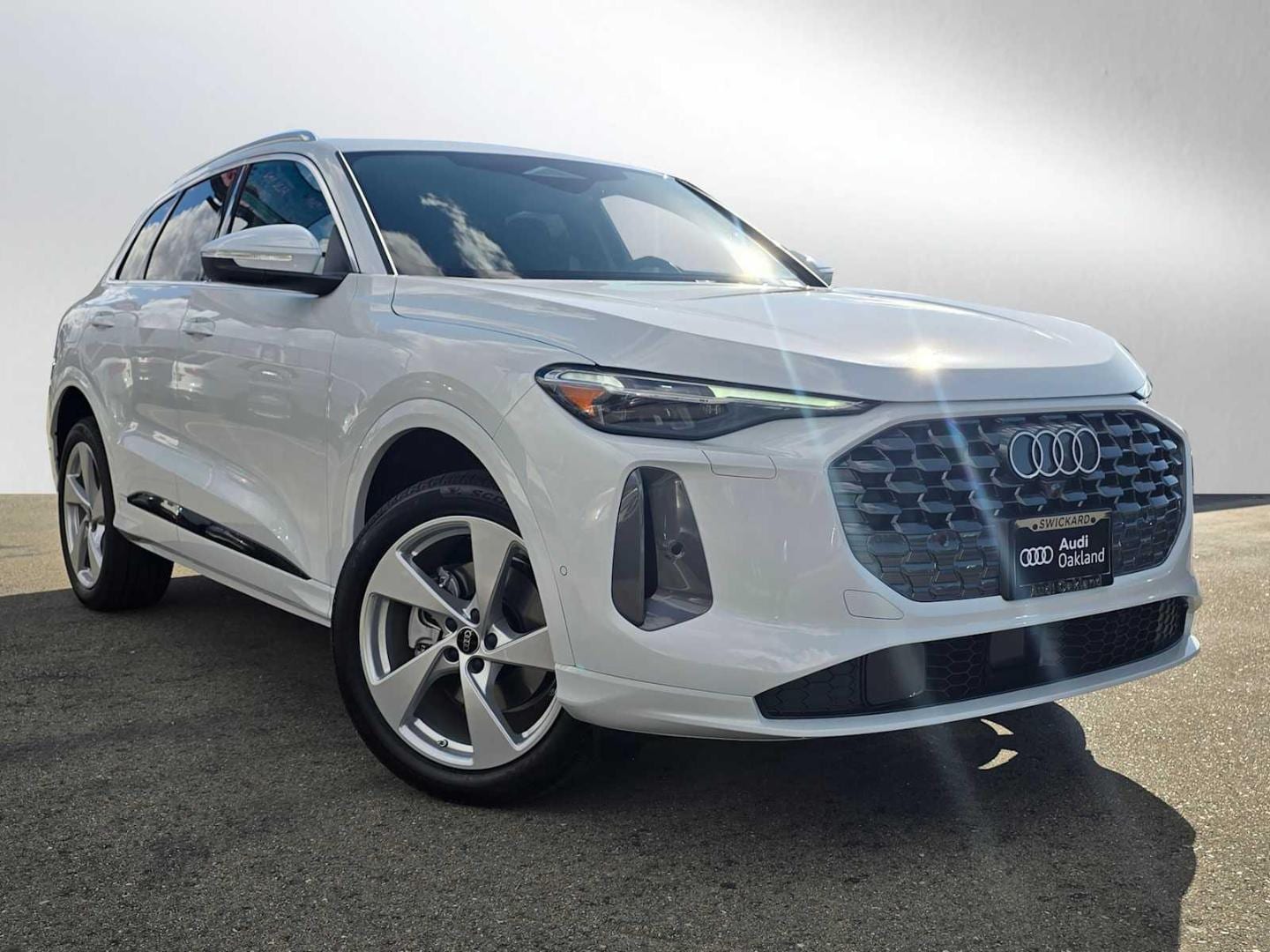 2025 Audi Q5 40 Premium Plus's photo