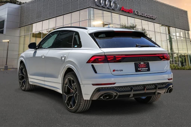 2026 Audi RS Q8 SUV performance
