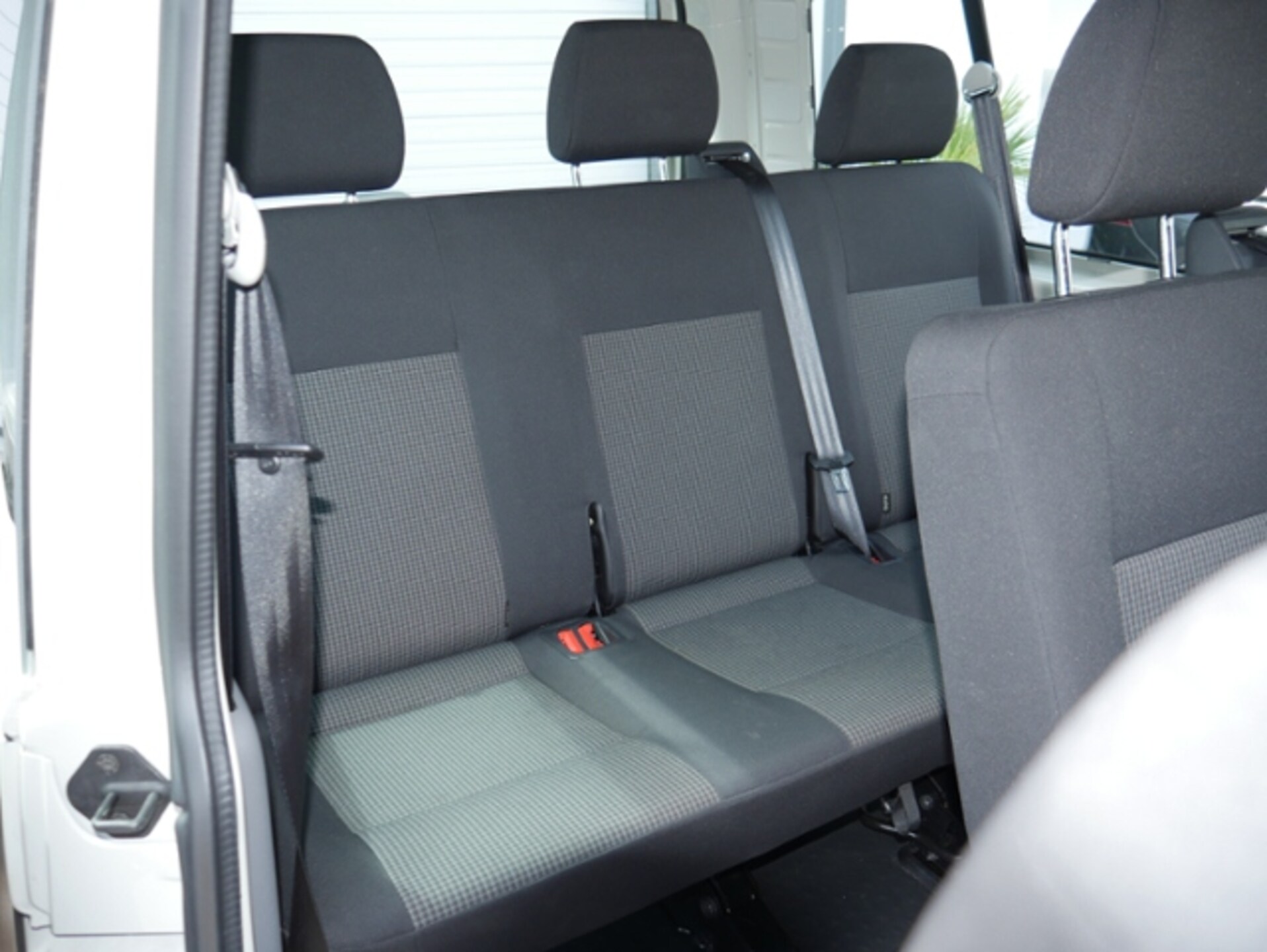 Volkswagen T6.1 Transporter Kombi langer Radstand