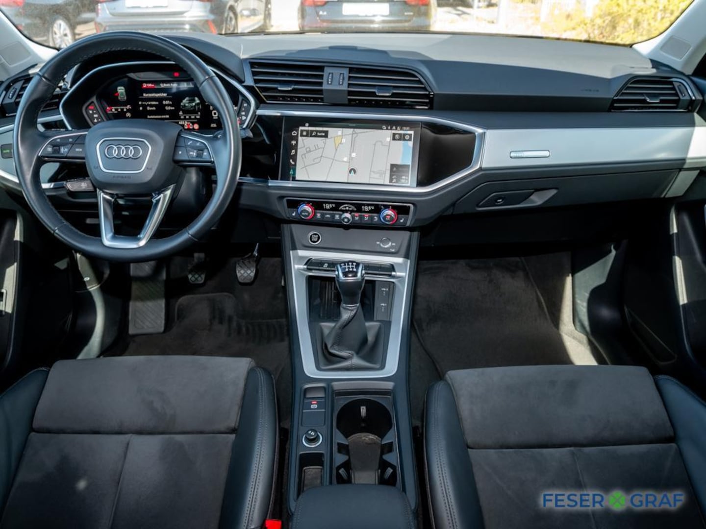 Bild über Audi Q3 S line 35 TFSI Schaltgetriebe - für weitere Informationen kontaktieren Sie den Audi Partner