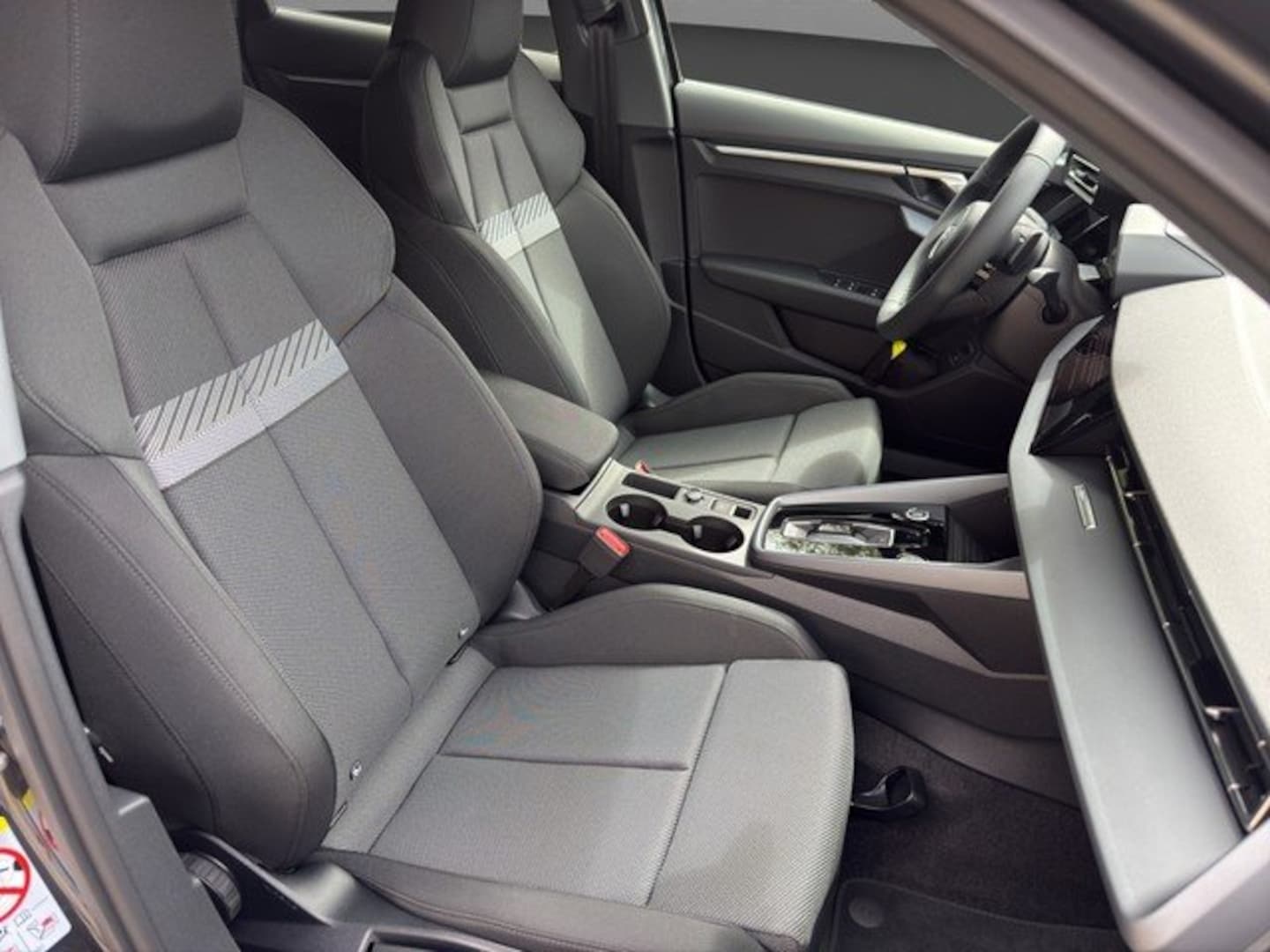 Bild über Audi A3 Sportback TFSI 110 kW S tronic - für weitere Informationen kontaktieren Sie den Audi Partner
