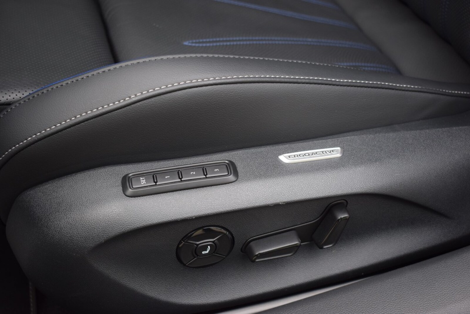 Volkswagen Passat – Bild 14