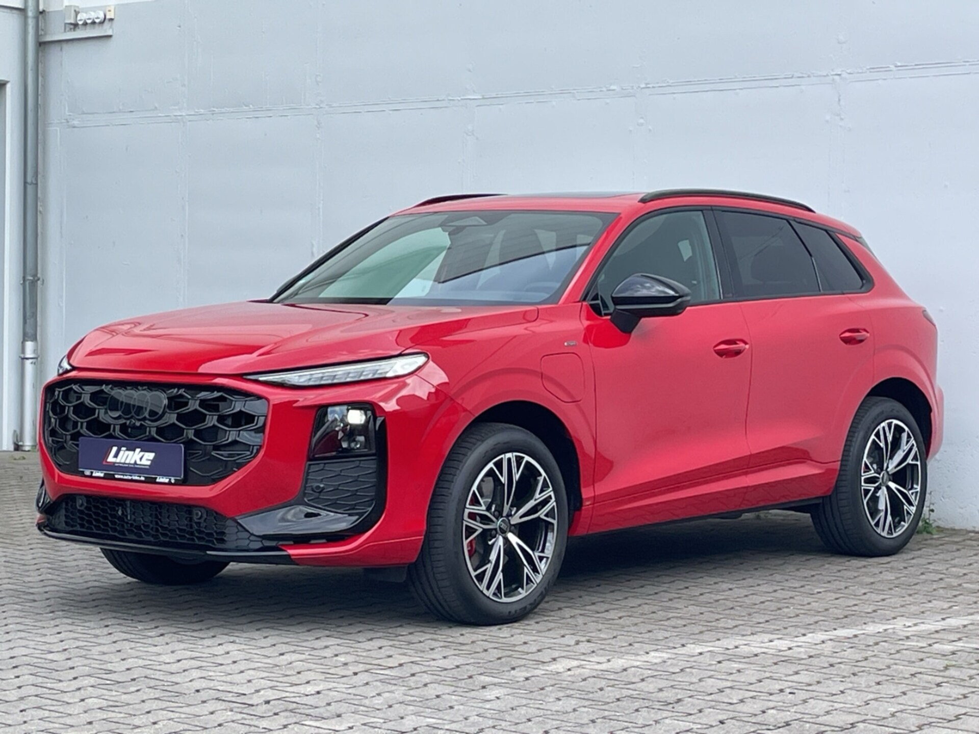 Audi Q3 SUV e-hybrid