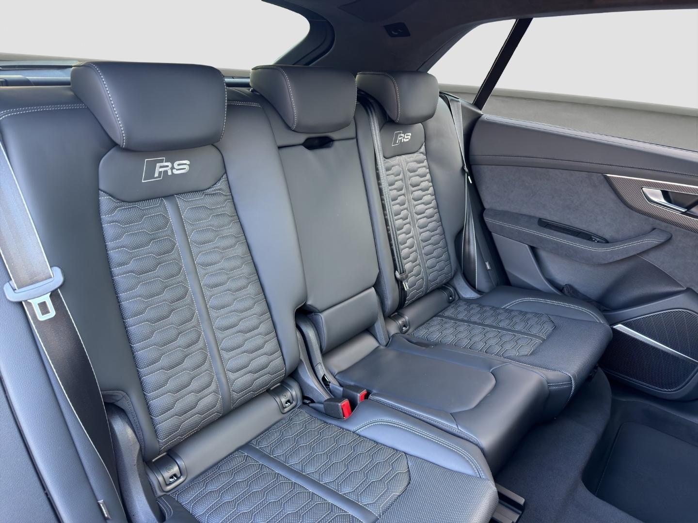 Bild über Audi RS Q8 SUV TFSI quattro 471 kW tiptronic - für weitere Informationen kontaktieren Sie den Audi Partner