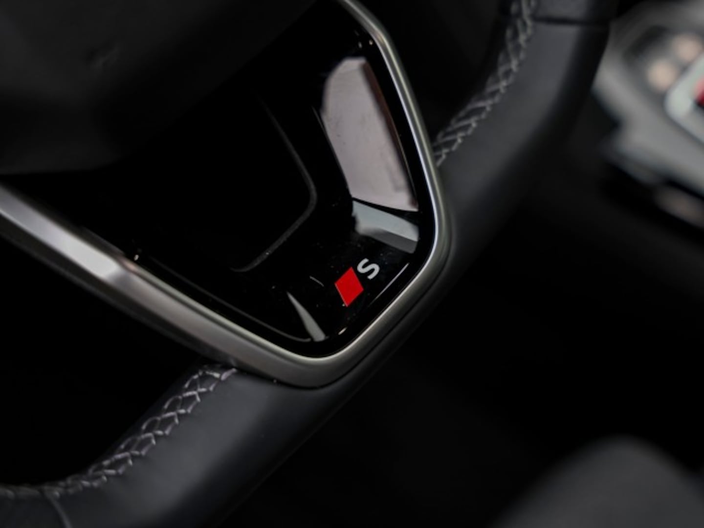 Bild über Audi Q5 Sportback TDI quattro 150 kW S tronic - für weitere Informationen kontaktieren Sie den Audi Partner