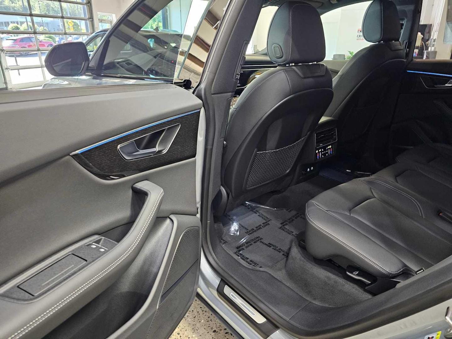 2025 Audi Q8 Premium Plus - Photo 18