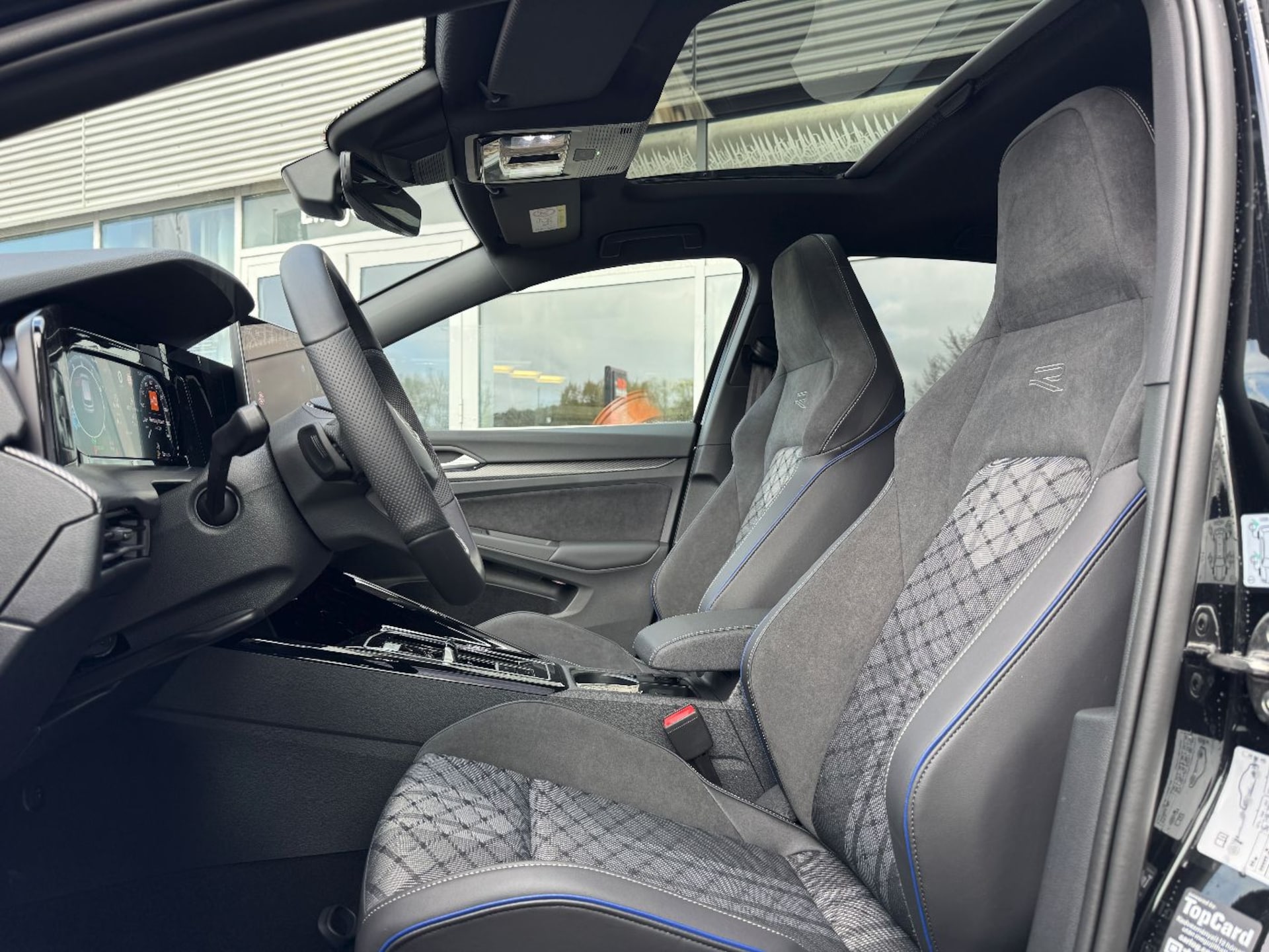 Volkswagen Golf R-Line