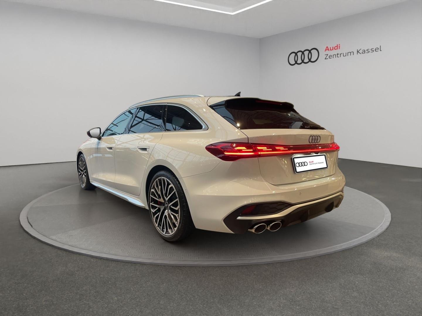 Bild über Audi S5 Avant TFSI 270 kW S tronic - für weitere Informationen kontaktieren Sie den Audi Partner