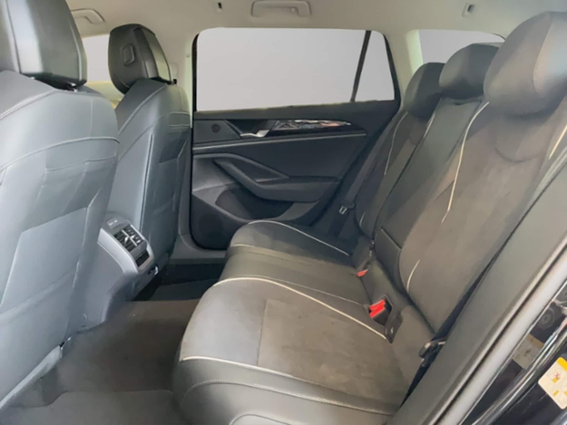 Volkswagen Passat Elegance