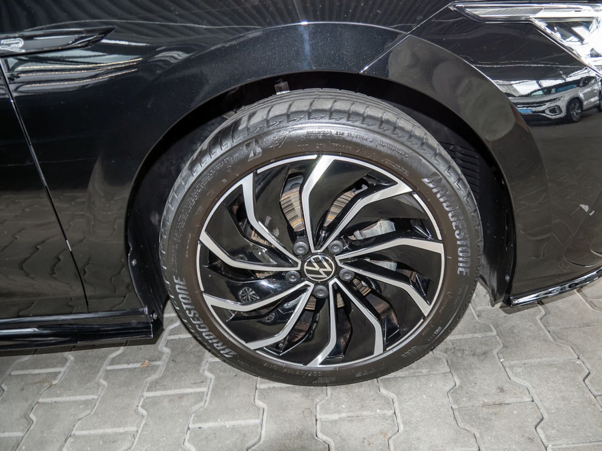 Volkswagen Golf R-Line