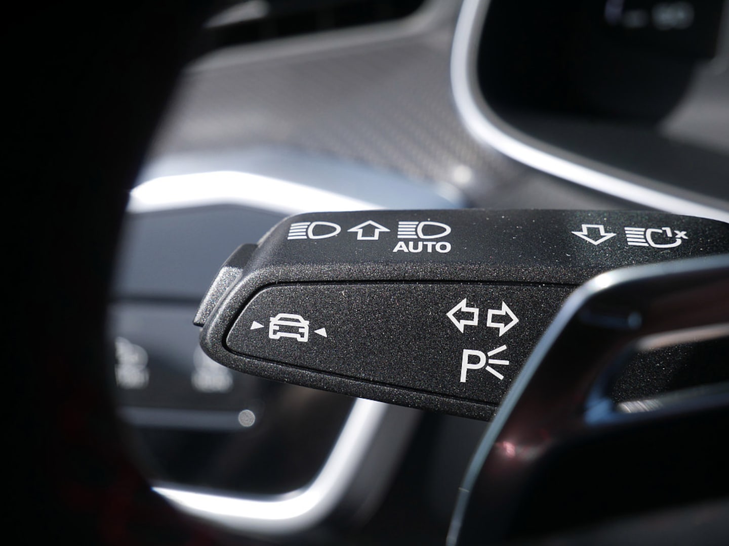 Bild über Audi RS 6 Avant TFSI quattro tiptronic - für weitere Informationen kontaktieren Sie den Audi Partner