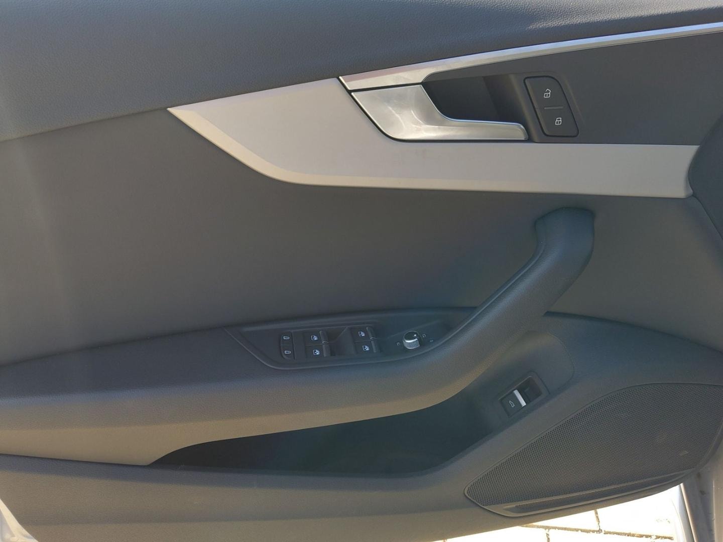 Bild über Audi A4 Avant advanced 40 TFSI quattro S tronic - für weitere Informationen kontaktieren Sie den Audi Partner