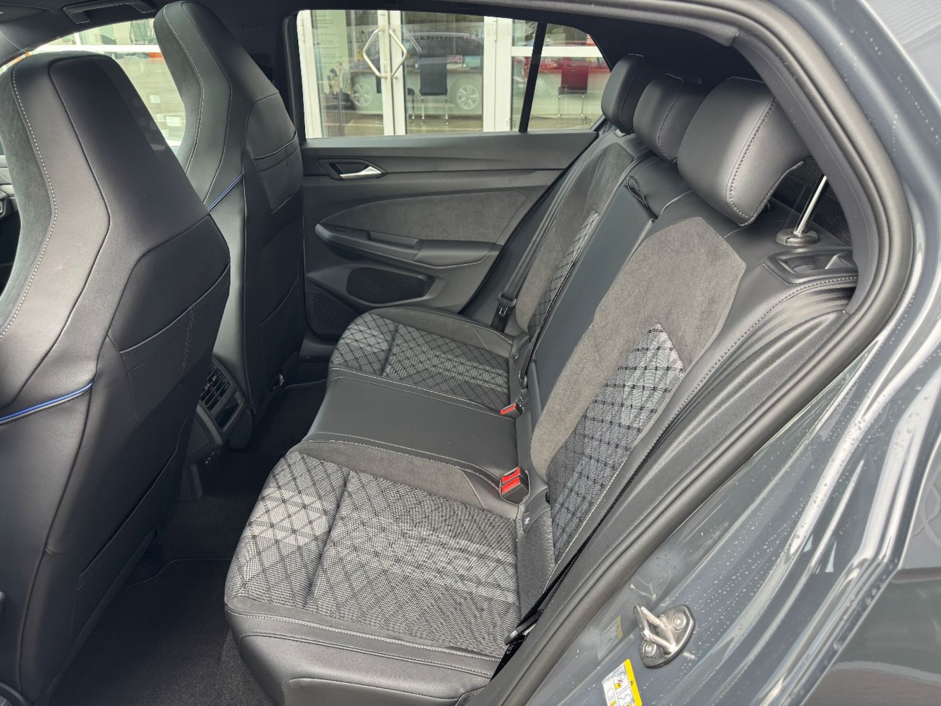 Volkswagen Golf R-Line