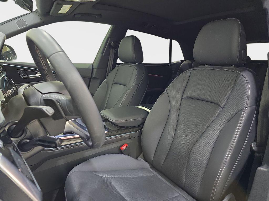 2025 Audi Q8 Premium Plus - Photo 18