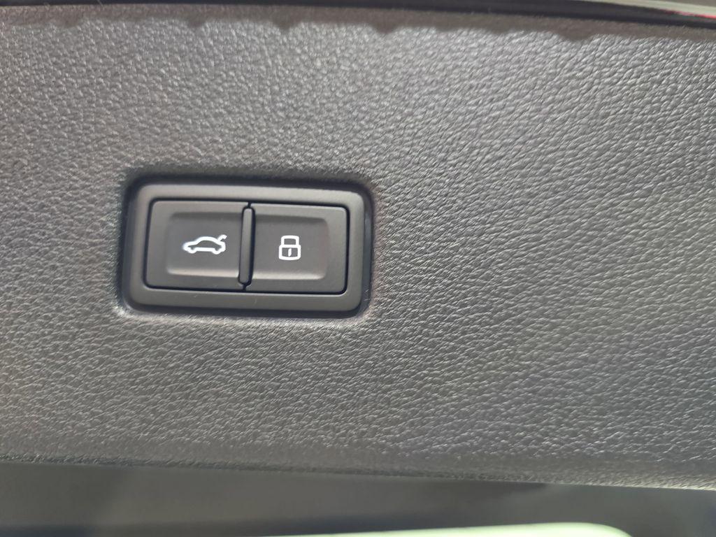 2025 Audi Q8 Premium Plus - Photo 16