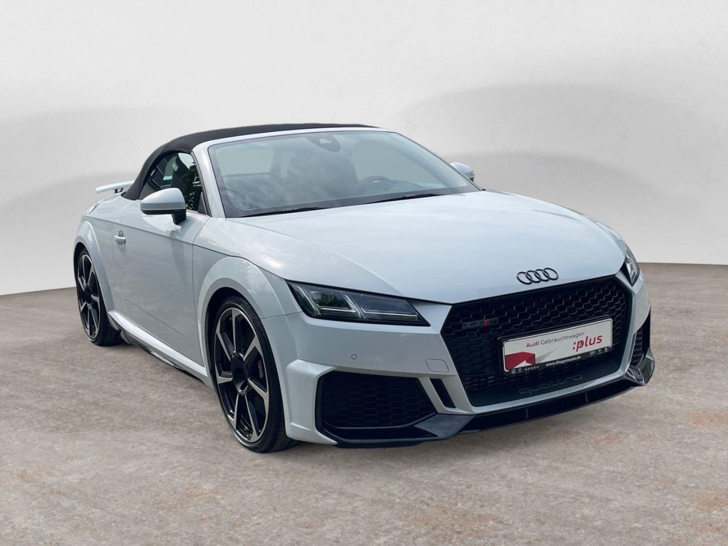 Bild über Audi TT RS Roadster TFSI quattro S tronic - für weitere Informationen kontaktieren Sie den Audi Partner