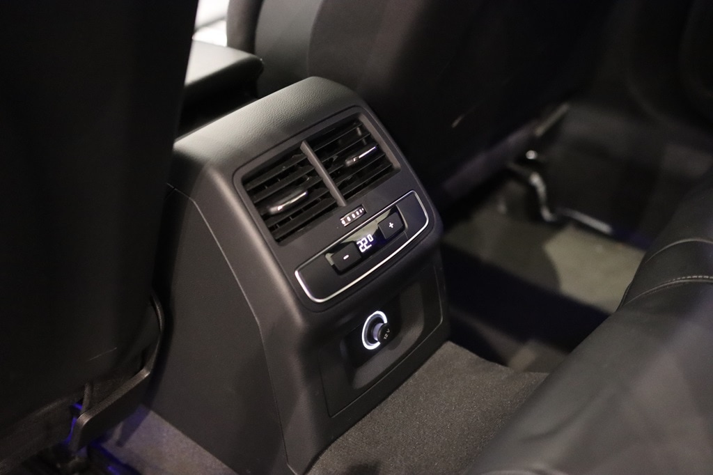 Bild som visar Audi S4 Avant S4 Avant 3.0 TFSI quattro 354 hk tiptronic - för mer information kontakta din Audi Partner