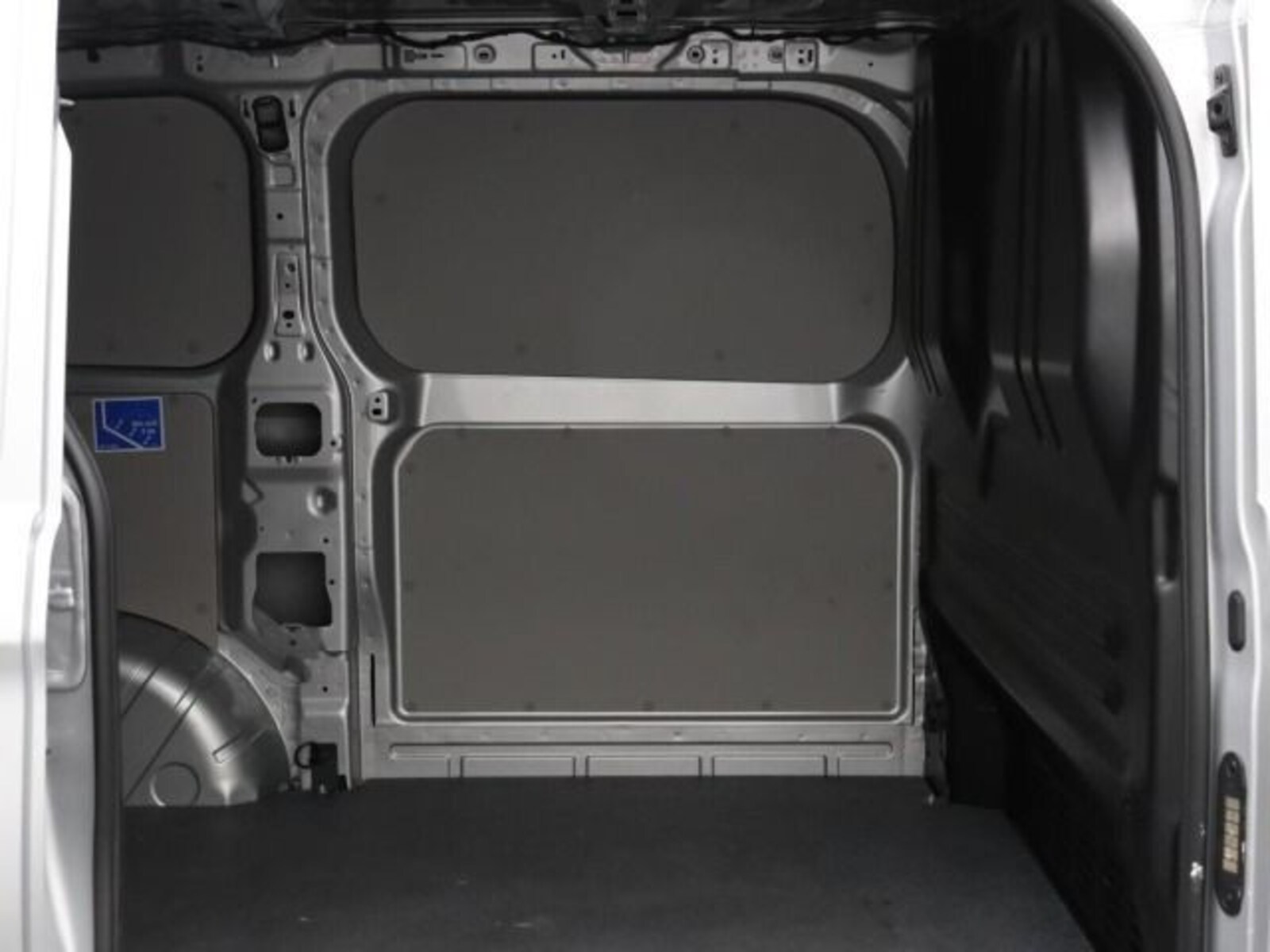 Volkswagen Transporter Kasten kurzer Radstand – Bild 8