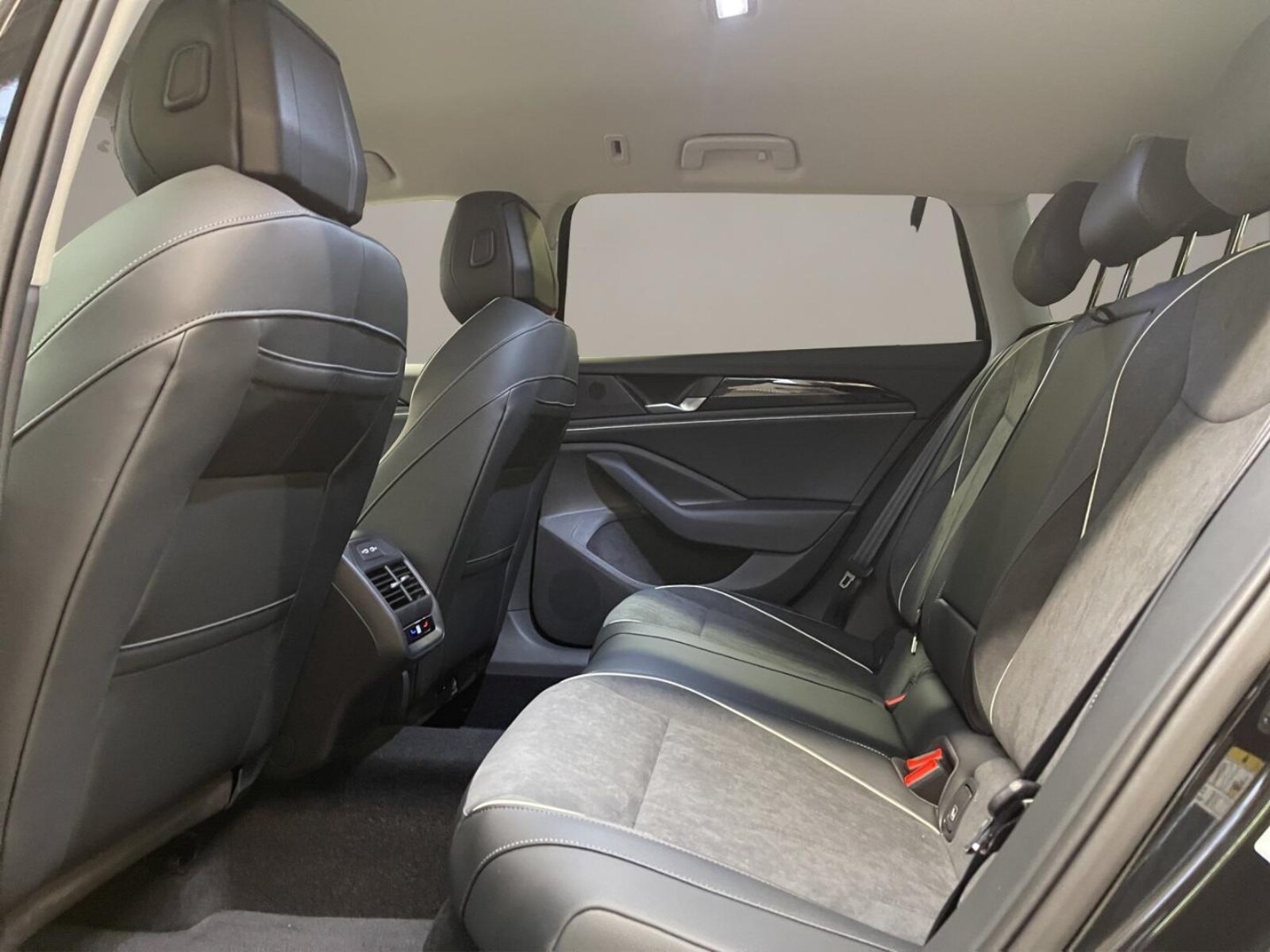Volkswagen Passat – Bild 15