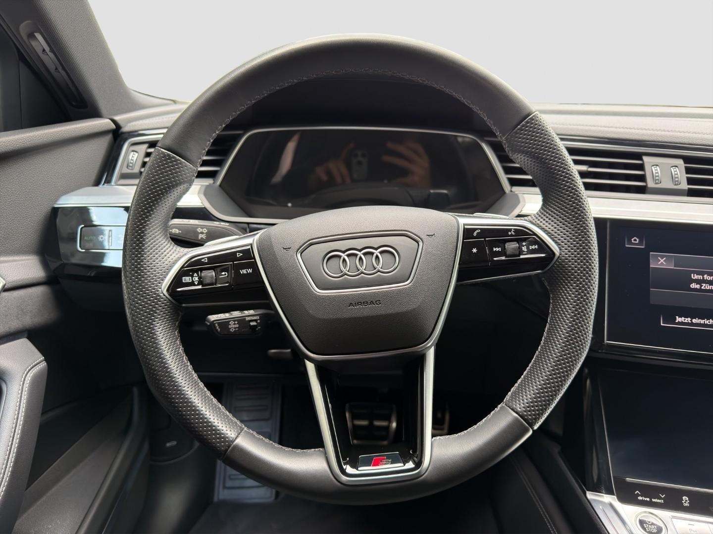 Bild über Audi Q8 Sportback e-tron advanced 50 e-tron quattro - für weitere Informationen kontaktieren Sie den Audi Partner