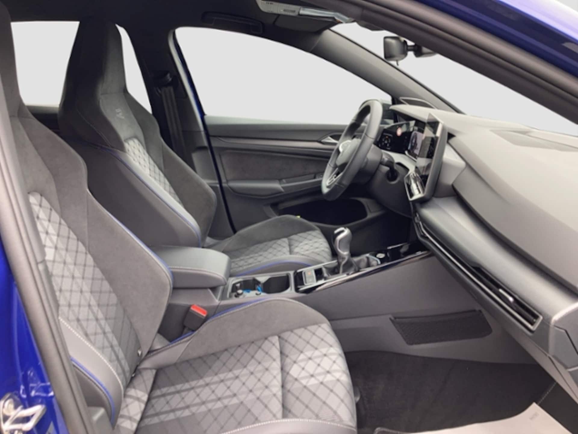 Volkswagen Golf R-Line
