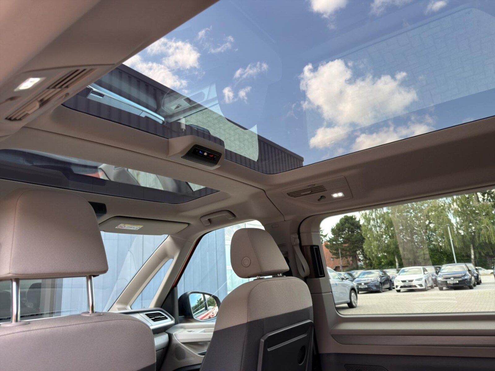 Volkswagen Multivan Langversion – Bild 16