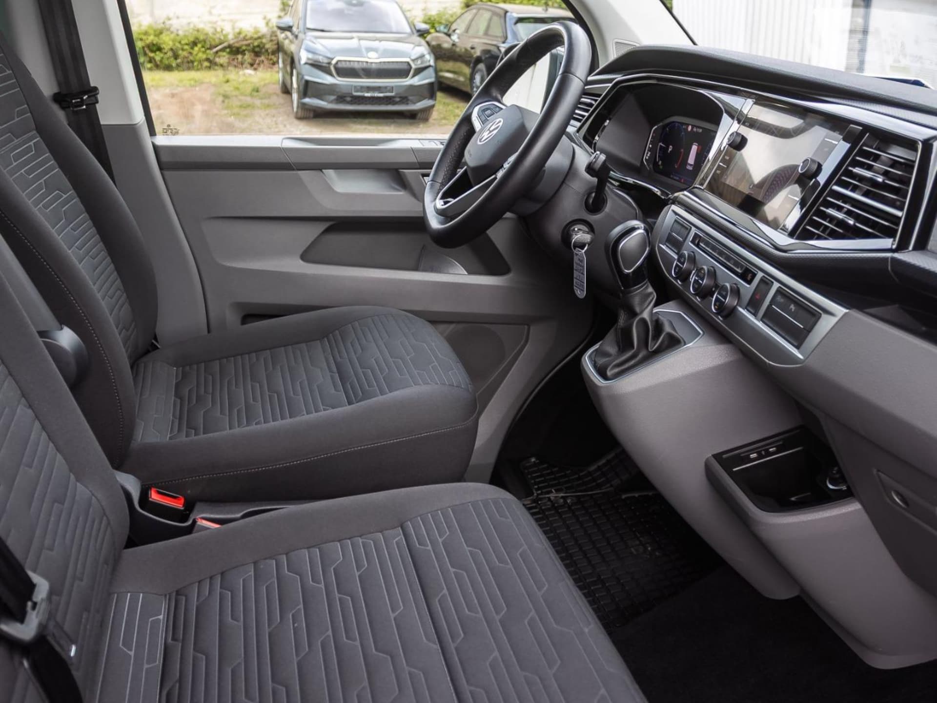 Volkswagen T6.1 Caravelle langer Radstand Comfortline