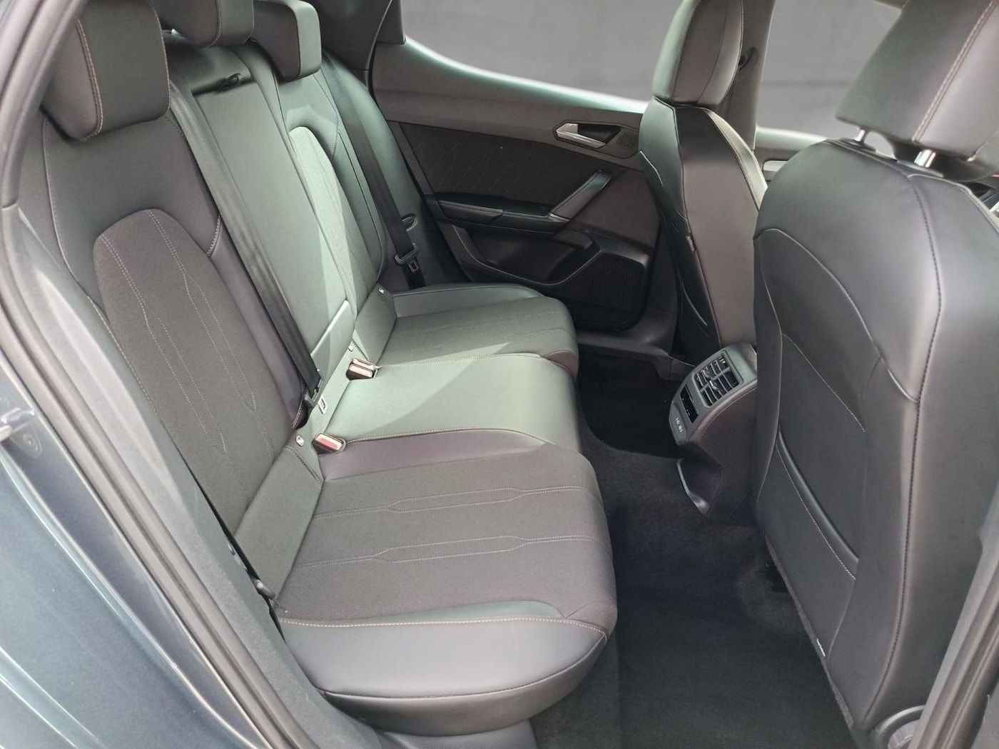 CUPRA Leon Sportstourer 1.5 eTSI DSG 110 kW (150 CV) — photo 6