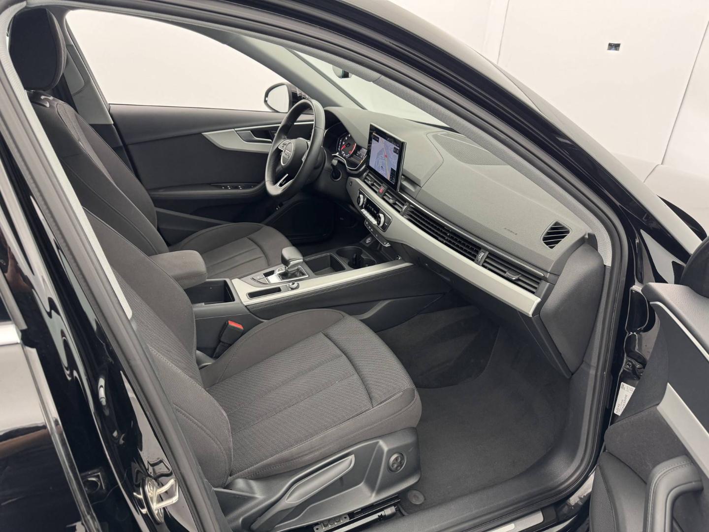 Image about Audi A4 Berline Design 35 TFSI 110 kW (150 ch) S tronic