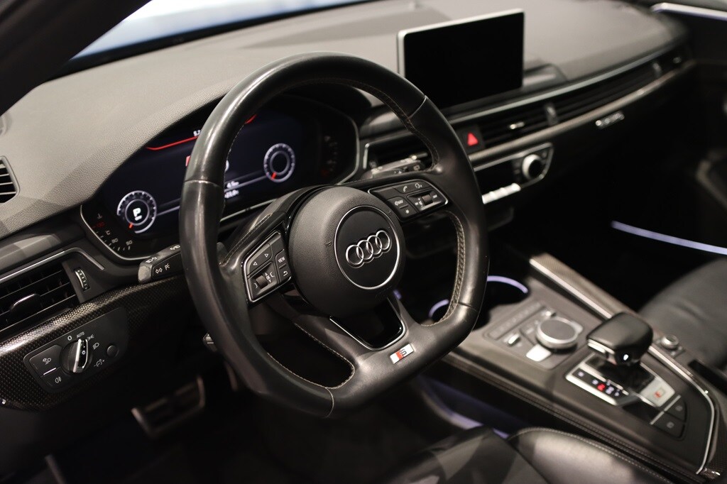 Bild som visar&nbsp;Audi S4 Avant&nbsp;S4 Avant 3.0 TFSI quattro 354 hk tiptronic - för mer information kontakta din Audi Partner