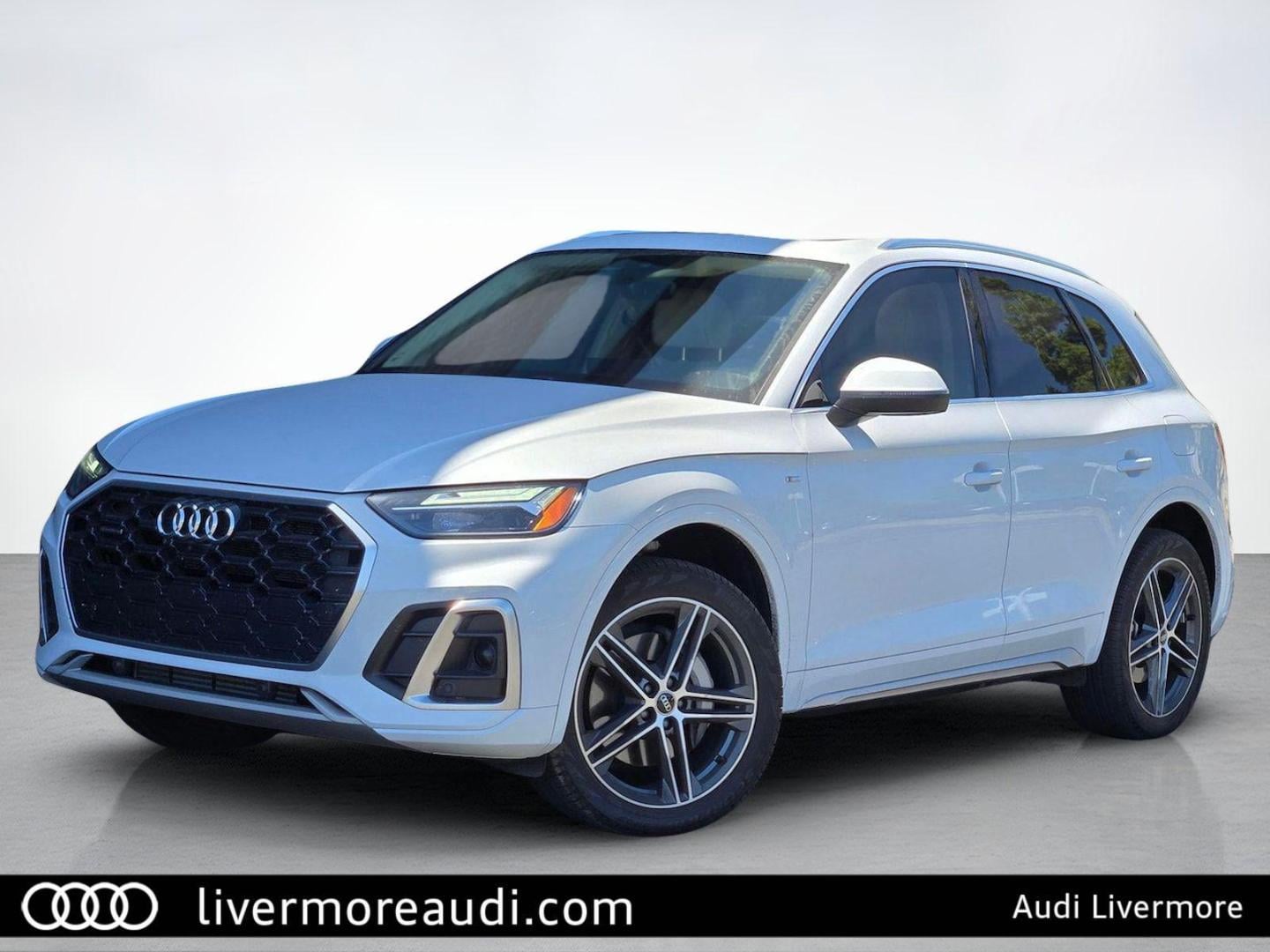 2023 Audi Q5 55 e Premium Plus's photo