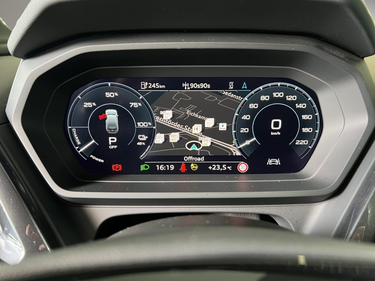 Bild über Audi Q4 e-tron 40 e-tron - für weitere Informationen kontaktieren Sie den Audi Partner