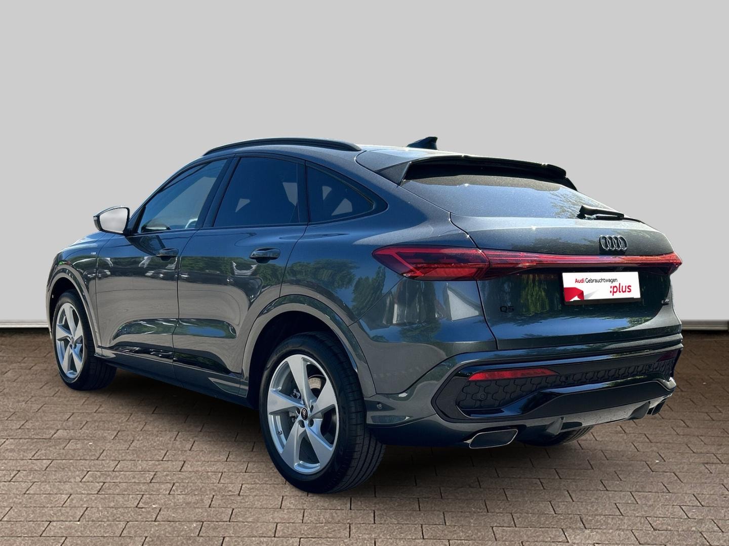 Bild über Audi Q5 Sportback TFSI quattro 150 kW S tronic - für weitere Informationen kontaktieren Sie den Audi Partner