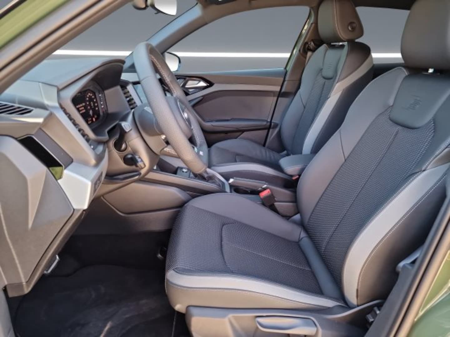 Bild über Audi A1 Sportback S line 35 TFSI S tronic - für weitere Informationen kontaktieren Sie den Audi Partner