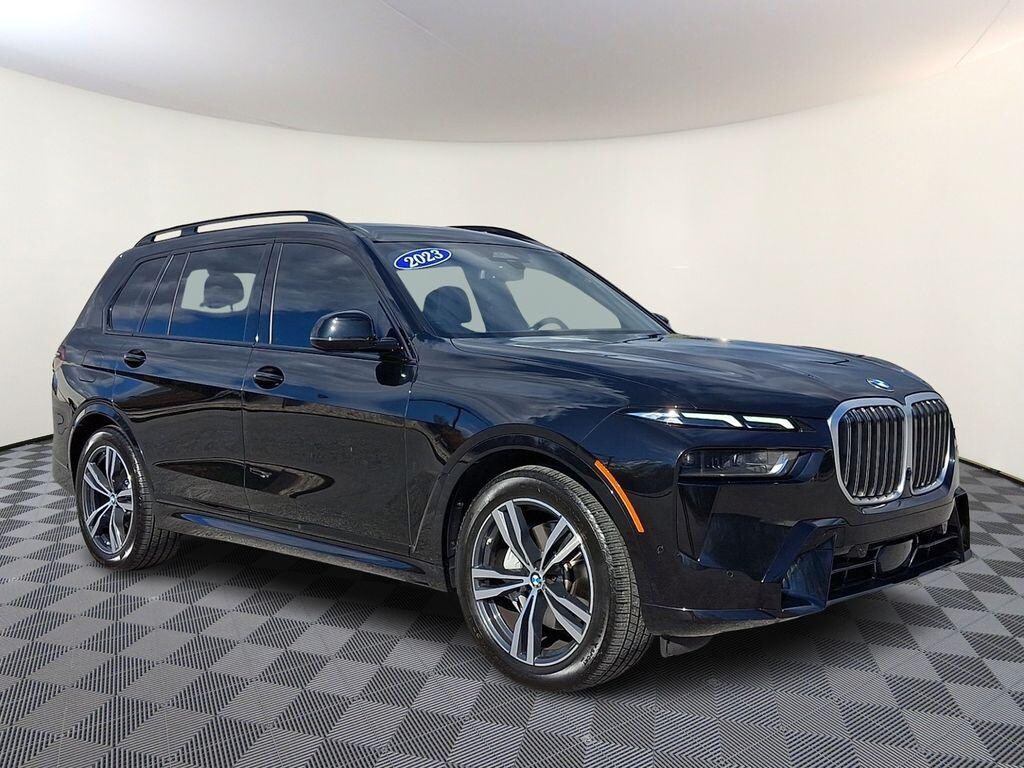 2023 BMW X7
