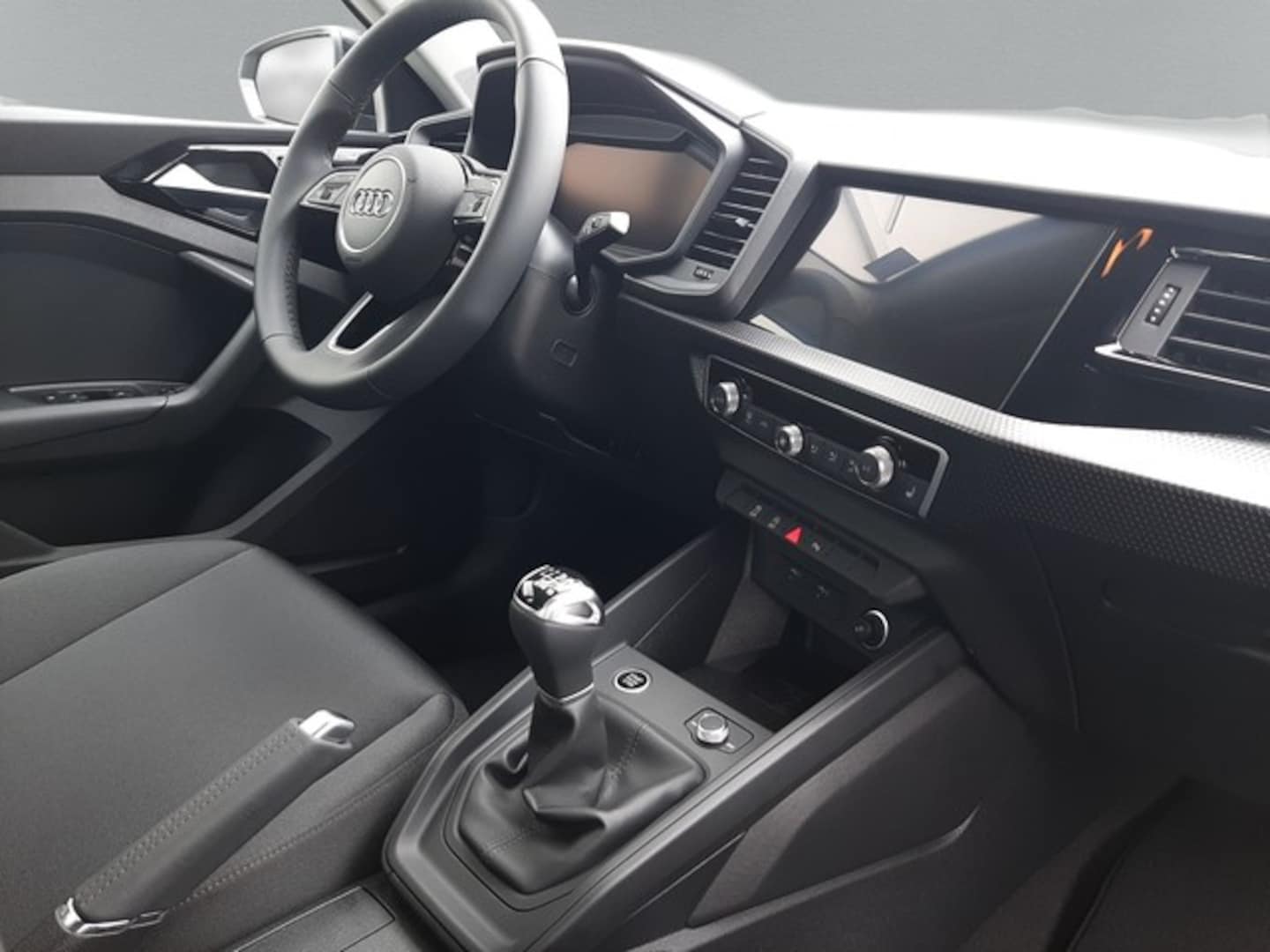 Bild über Audi A1 Sportback advanced 30 TFSI Schaltgetriebe - für weitere Informationen kontaktieren Sie den Audi Partner