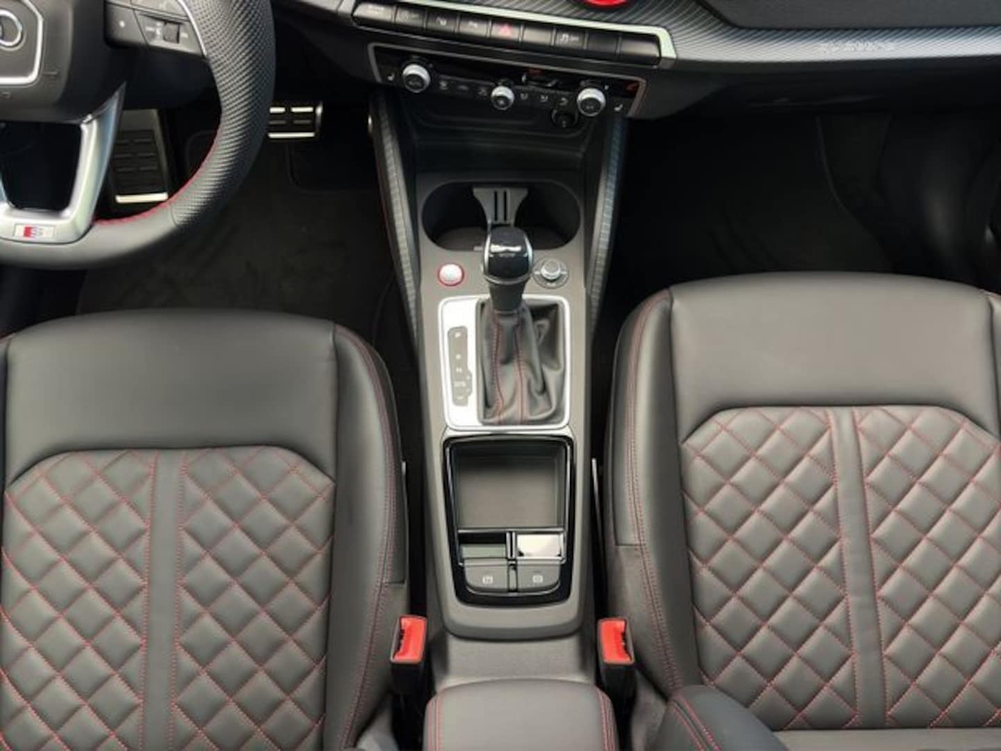 Bild über Audi SQ2 TFSI quattro S tronic - für weitere Informationen kontaktieren Sie den Audi Partner