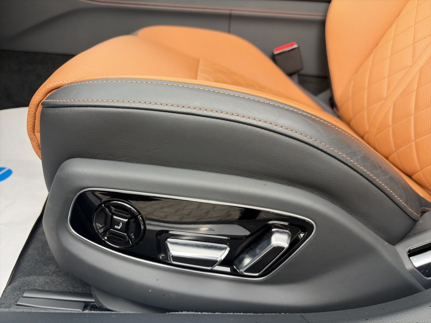 Bild über Audi A8 60 TFSI quattro tiptronic - für weitere Informationen kontaktieren Sie den Audi Partner