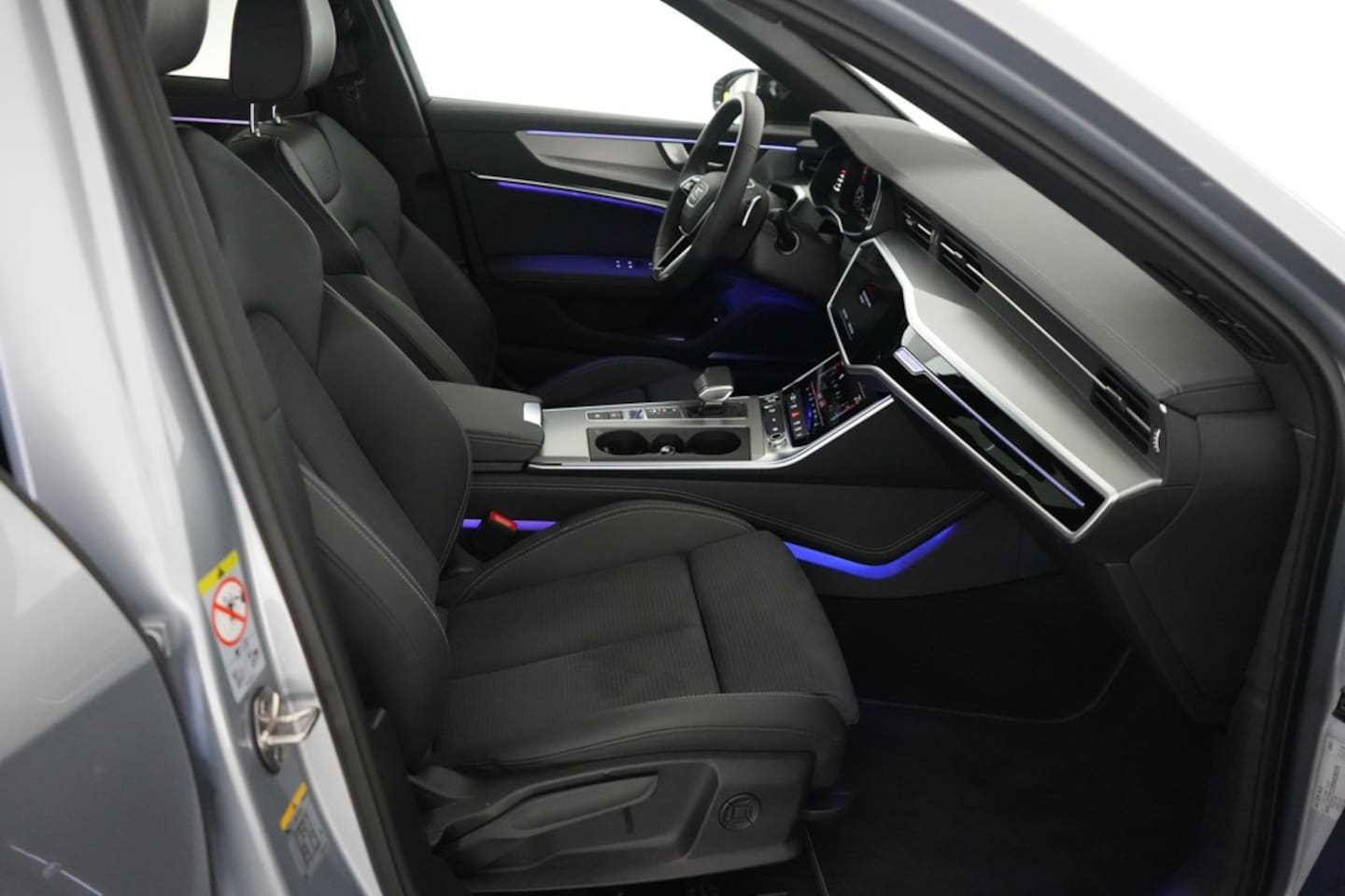 Bild über Audi A6 Avant advanced 45 TFSI quattro S tronic - für weitere Informationen kontaktieren Sie den Audi Partner