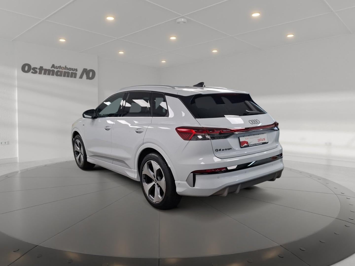Bild über Audi Q4 SUV e-tron e-tron performance 210 kW - für weitere Informationen kontaktieren Sie den Audi Partner
