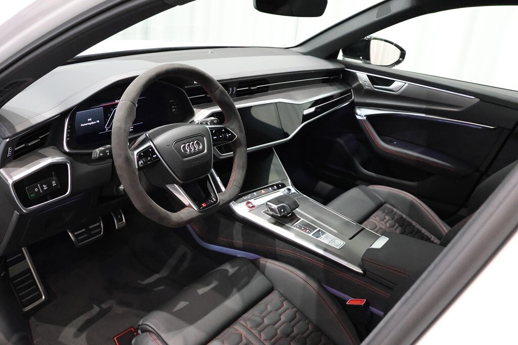 Bild som visar&nbsp;Audi RS 6 Avant&nbsp;RS 6 Avant performance 630 hk tiptronic - för mer information kontakta din Audi Partner