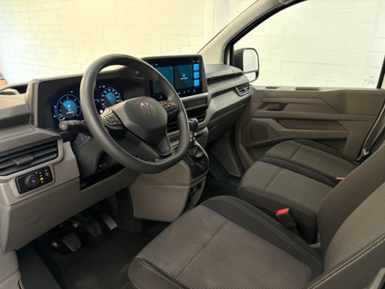 Volkswagen Transporter Kasten langer Radstand – Bild 10