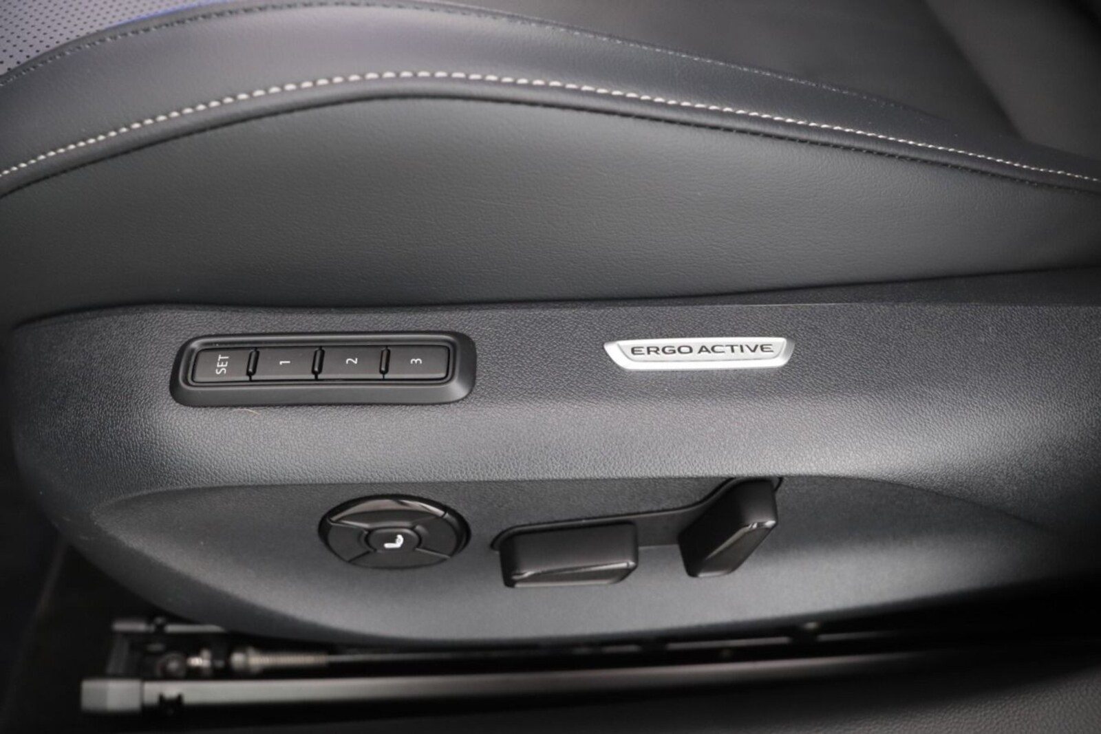 Volkswagen Passat – Bild 13